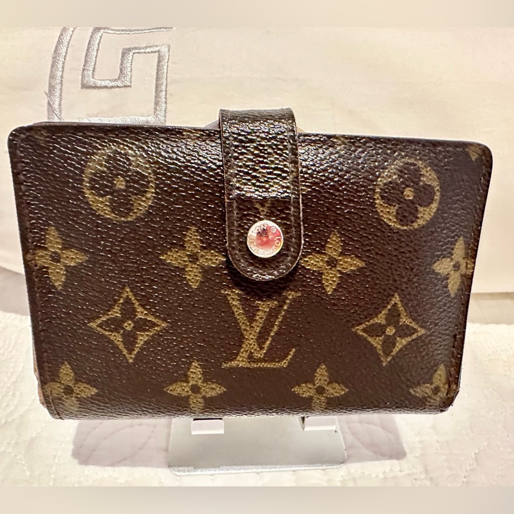 Vintage LV French Compact Kisslock Wallet